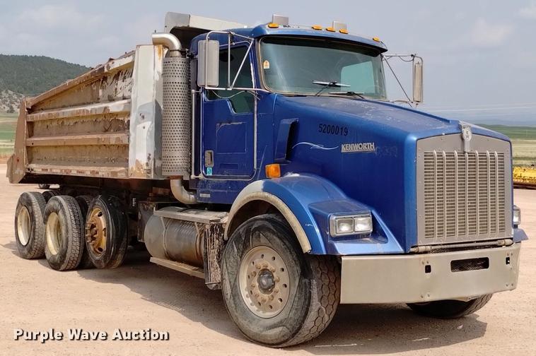 image for item DN6455 2000 Kenworth T800  dump truck