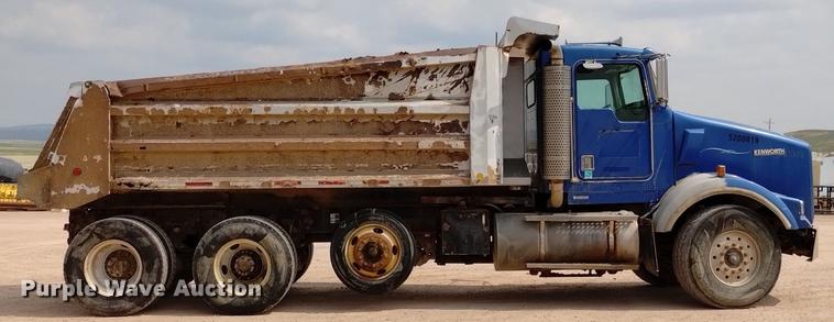 image for item DN6455 2000 Kenworth T800  dump truck