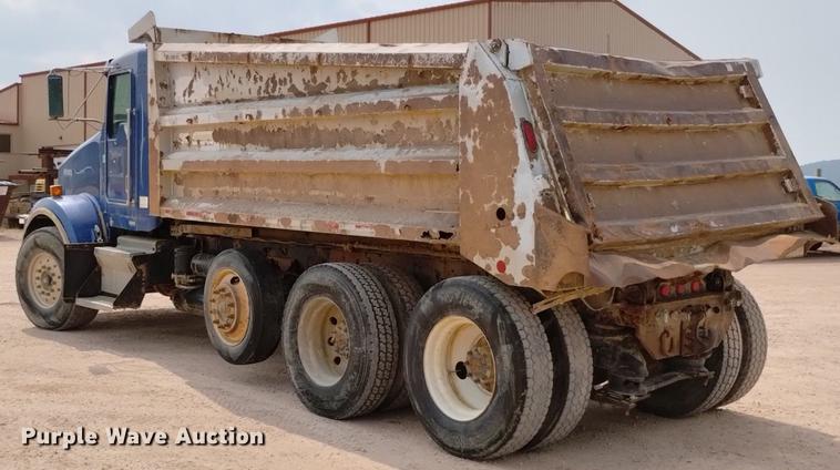 image for item DN6455 2000 Kenworth T800  dump truck