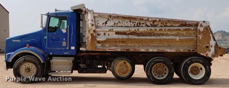 image for item DN6455 2000 Kenworth T800  dump truck