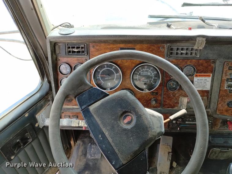 image for item DN6455 2000 Kenworth T800  dump truck