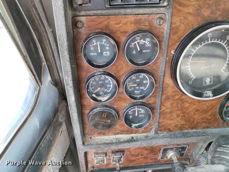 image for item DN6455 2000 Kenworth T800  dump truck