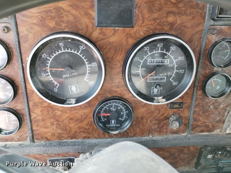 image for item DN6455 2000 Kenworth T800  dump truck