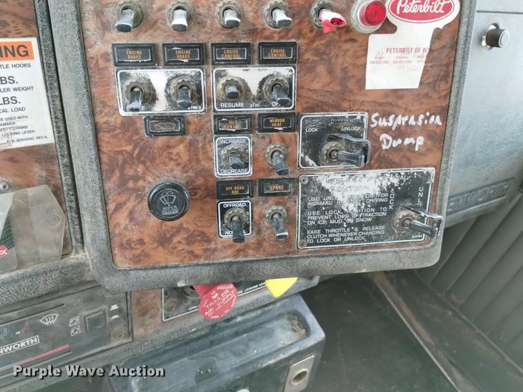 image for item DN6455 2000 Kenworth T800  dump truck