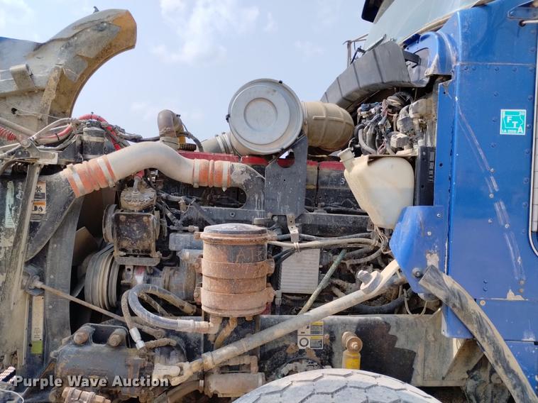 image for item DN6455 2000 Kenworth T800  dump truck