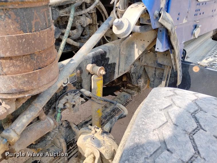 image for item DN6455 2000 Kenworth T800  dump truck