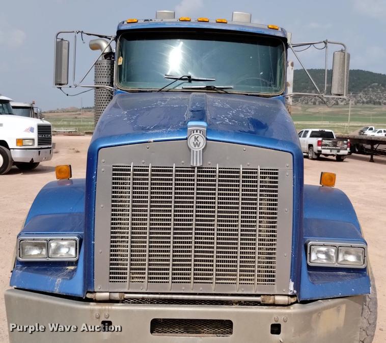 image for item DN6455 2000 Kenworth T800  dump truck