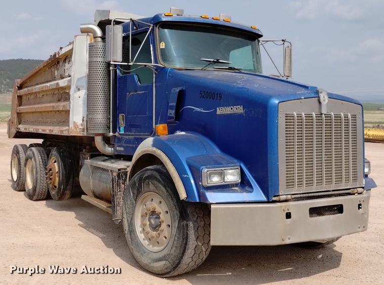 image for item DN6455 2000 Kenworth T800  dump truck