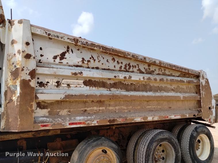 image for item DN6455 2000 Kenworth T800  dump truck