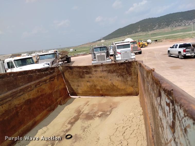 image for item DN6455 2000 Kenworth T800  dump truck