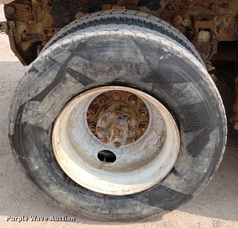 image for item DN6455 2000 Kenworth T800  dump truck