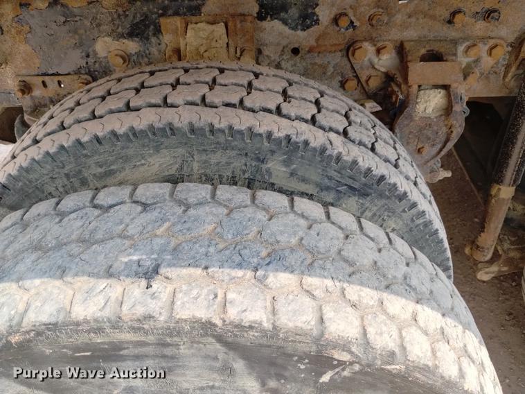 image for item DN6455 2000 Kenworth T800  dump truck