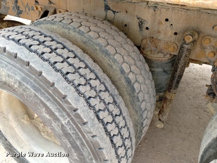 image for item DN6455 2000 Kenworth T800  dump truck