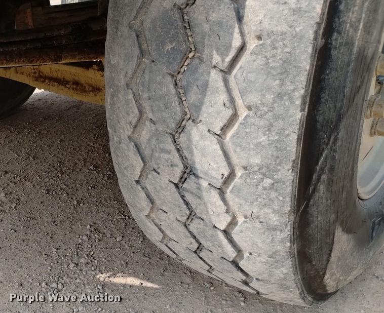 image for item DN6455 2000 Kenworth T800  dump truck