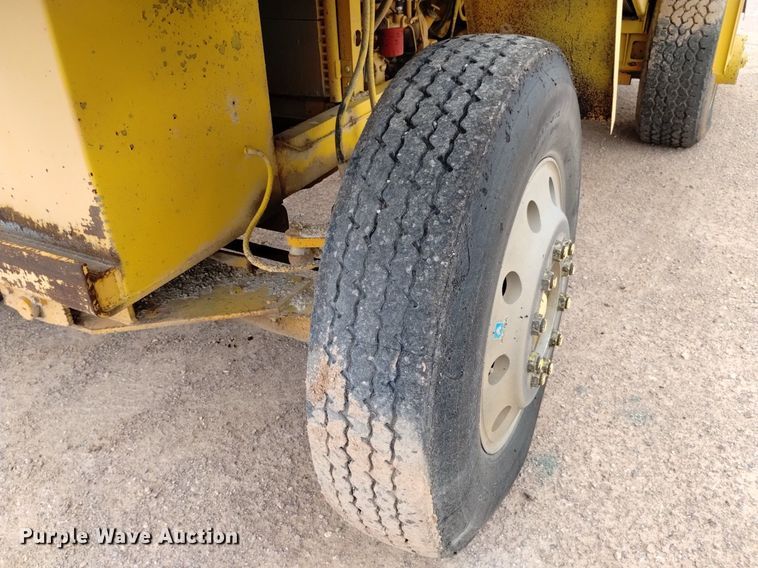 image for item DN6456 Rosco  chip spreader