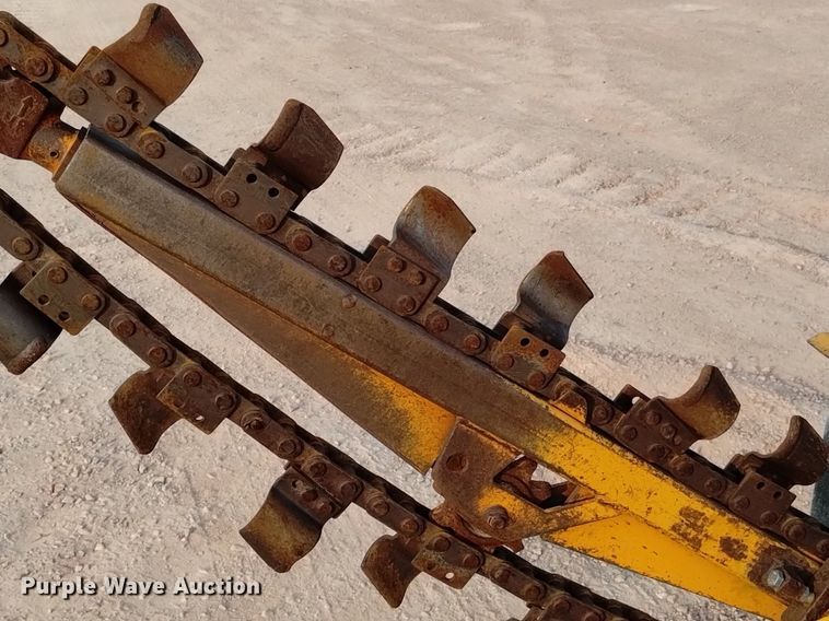 image for item DN6458 1981 Case Maxi Sneaker  trencher