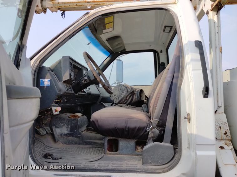 image for item DN6460 2000 Chevrolet C7500  digger derrick truck