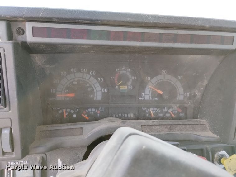 image for item DN6460 2000 Chevrolet C7500  digger derrick truck