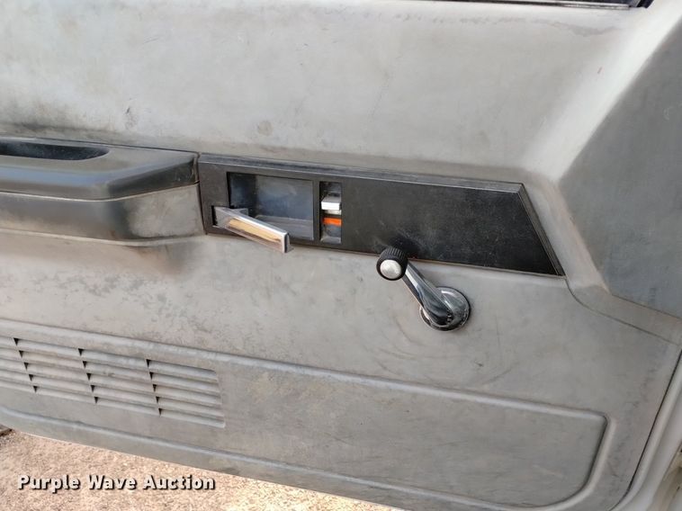 image for item DN6460 2000 Chevrolet C7500  digger derrick truck