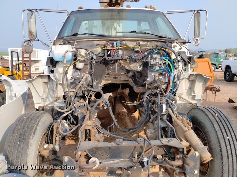 image for item DN6460 2000 Chevrolet C7500  digger derrick truck