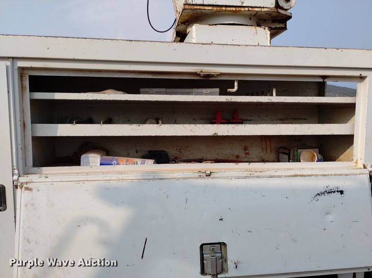 image for item DN6460 2000 Chevrolet C7500  digger derrick truck