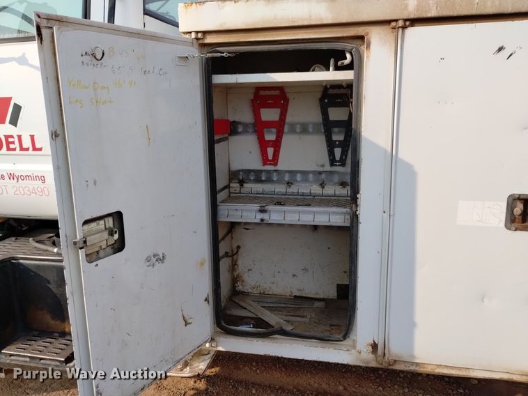 image for item DN6460 2000 Chevrolet C7500  digger derrick truck