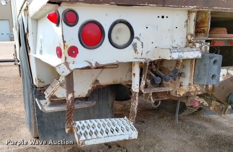 image for item DN6460 2000 Chevrolet C7500  digger derrick truck