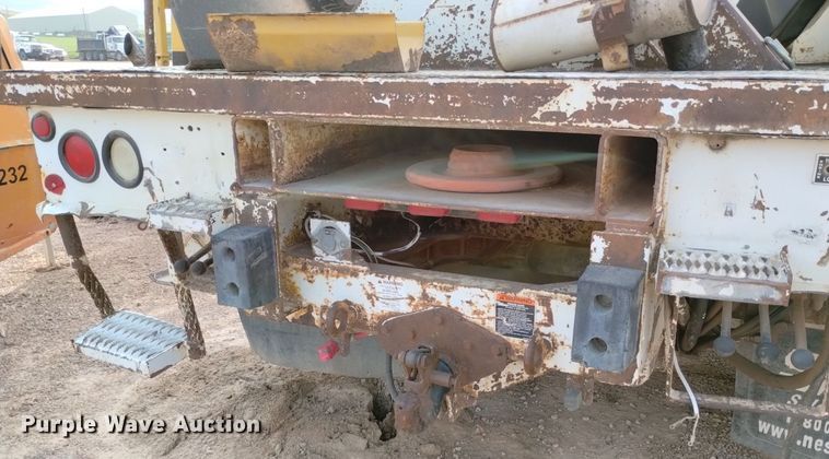 image for item DN6460 2000 Chevrolet C7500  digger derrick truck