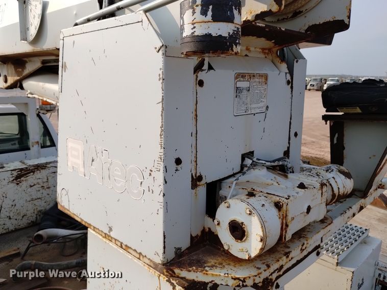 image for item DN6460 2000 Chevrolet C7500  digger derrick truck