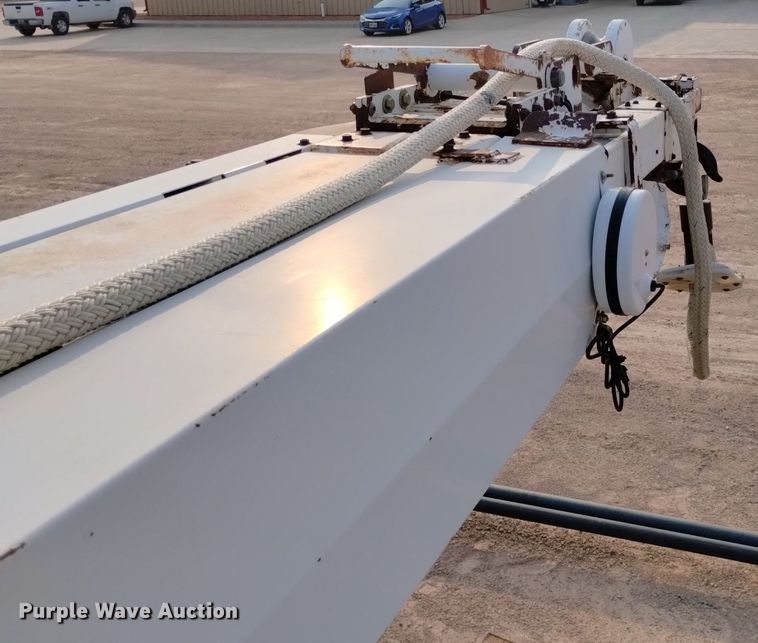 image for item DN6460 2000 Chevrolet C7500  digger derrick truck