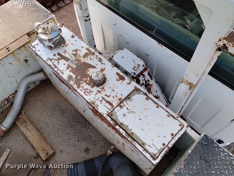 image for item DN6460 2000 Chevrolet C7500  digger derrick truck