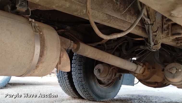 image for item DN6460 2000 Chevrolet C7500  digger derrick truck