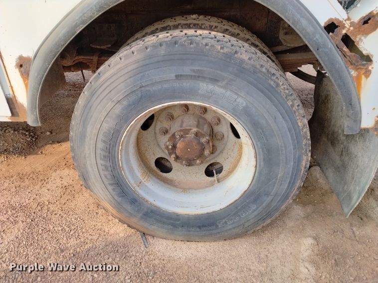 image for item DN6460 2000 Chevrolet C7500  digger derrick truck