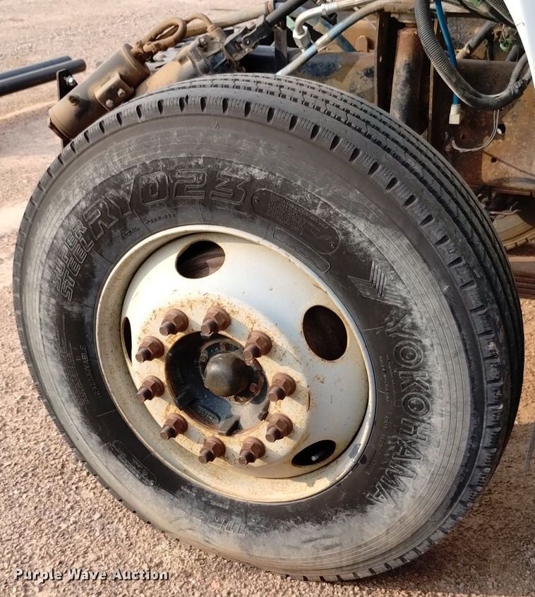 image for item DN6460 2000 Chevrolet C7500  digger derrick truck