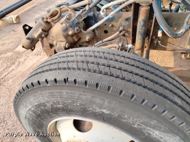 image for item DN6460 2000 Chevrolet C7500  digger derrick truck