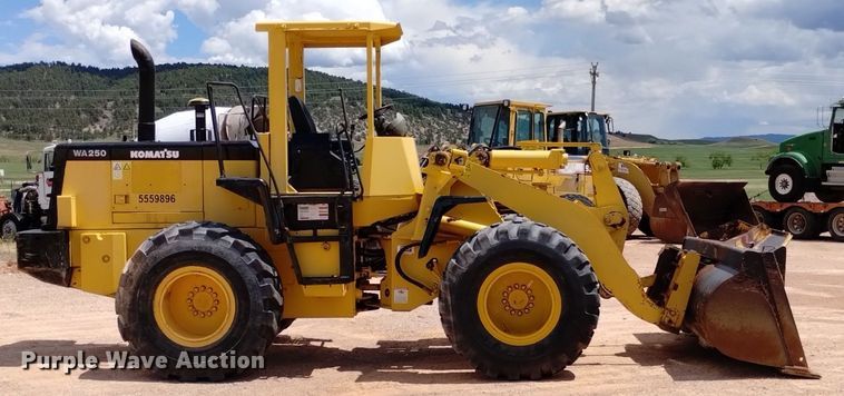 image for item DN6463 1998 Komatsu WA250-3L  wheel loader