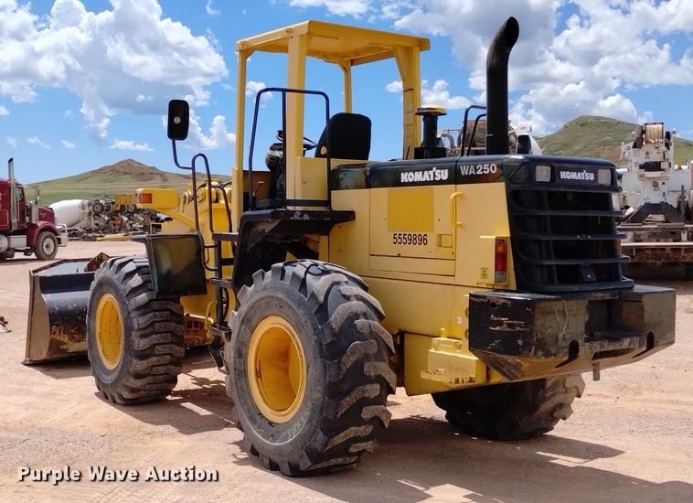 image for item DN6463 1998 Komatsu WA250-3L  wheel loader
