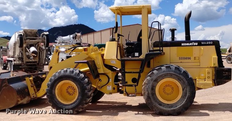 image for item DN6463 1998 Komatsu WA250-3L  wheel loader