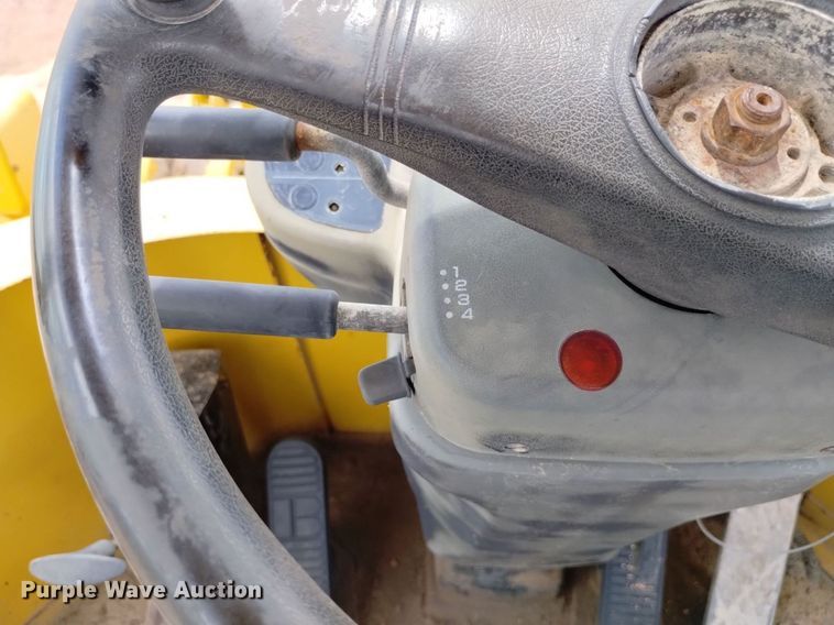 image for item DN6463 1998 Komatsu WA250-3L  wheel loader