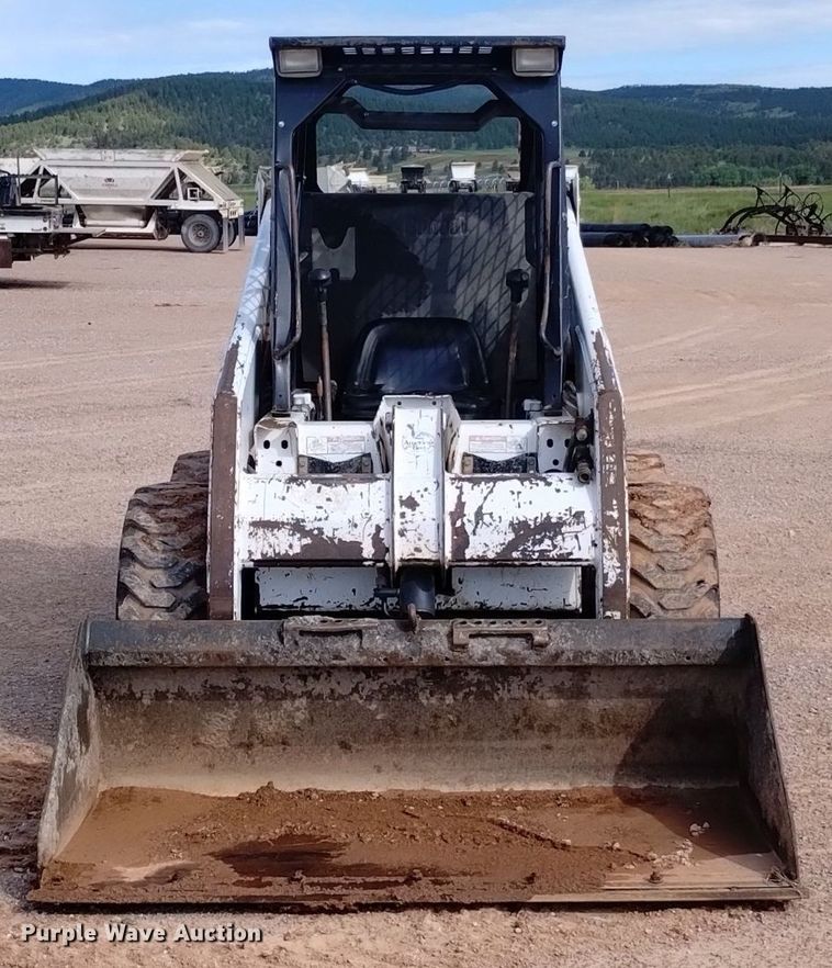 image for item DN6464 1994 Bobcat 853  skid steer loader
