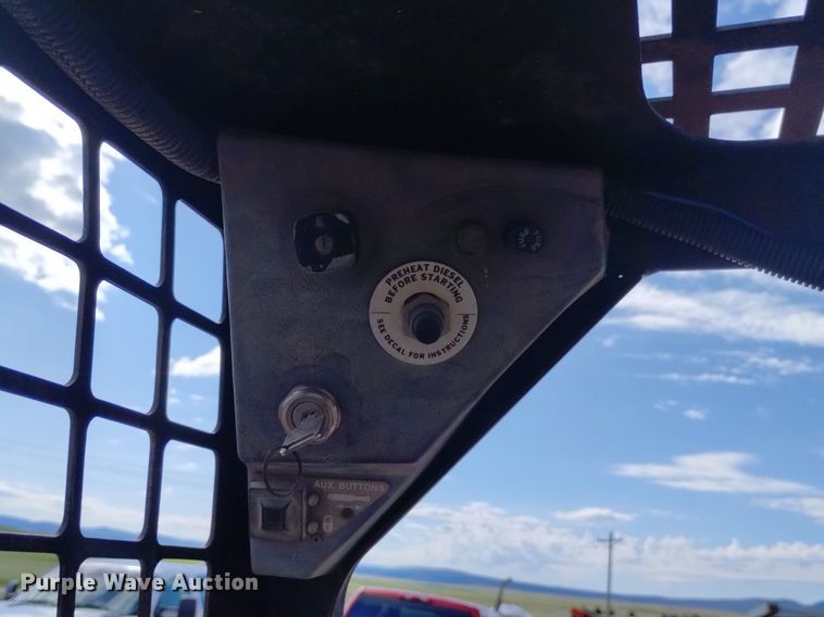 image for item DN6464 1994 Bobcat 853  skid steer loader