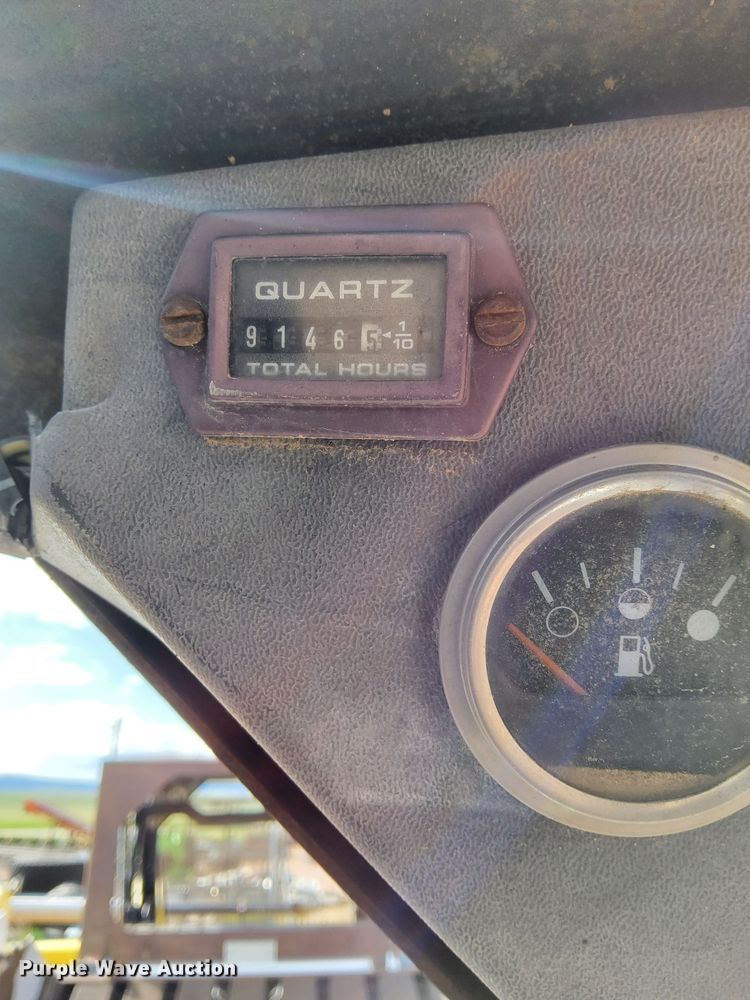 image for item DN6464 1994 Bobcat 853  skid steer loader