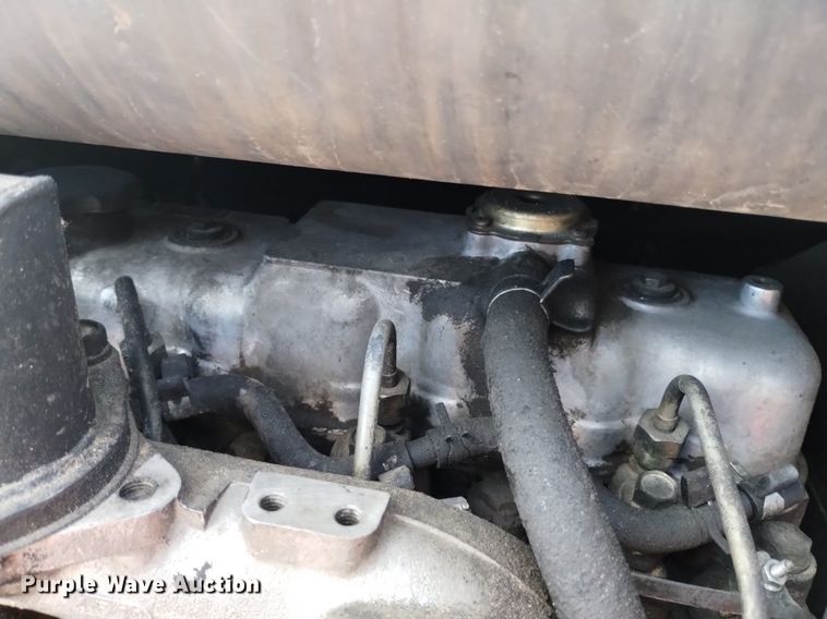 image for item DN6464 1994 Bobcat 853  skid steer loader