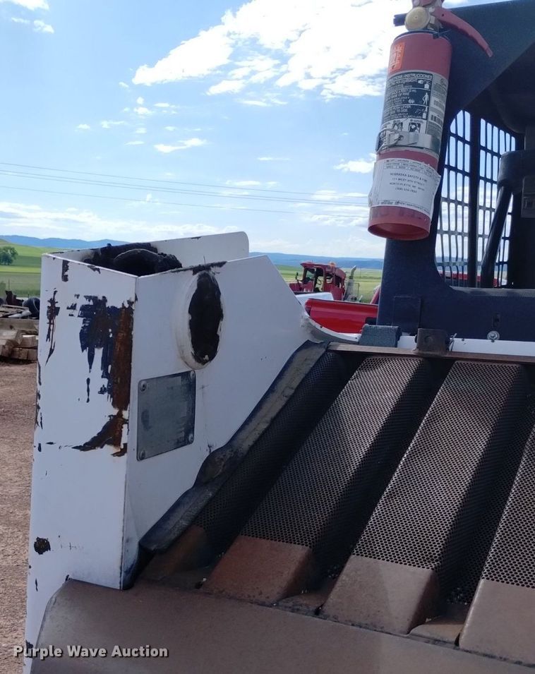 image for item DN6464 1994 Bobcat 853  skid steer loader