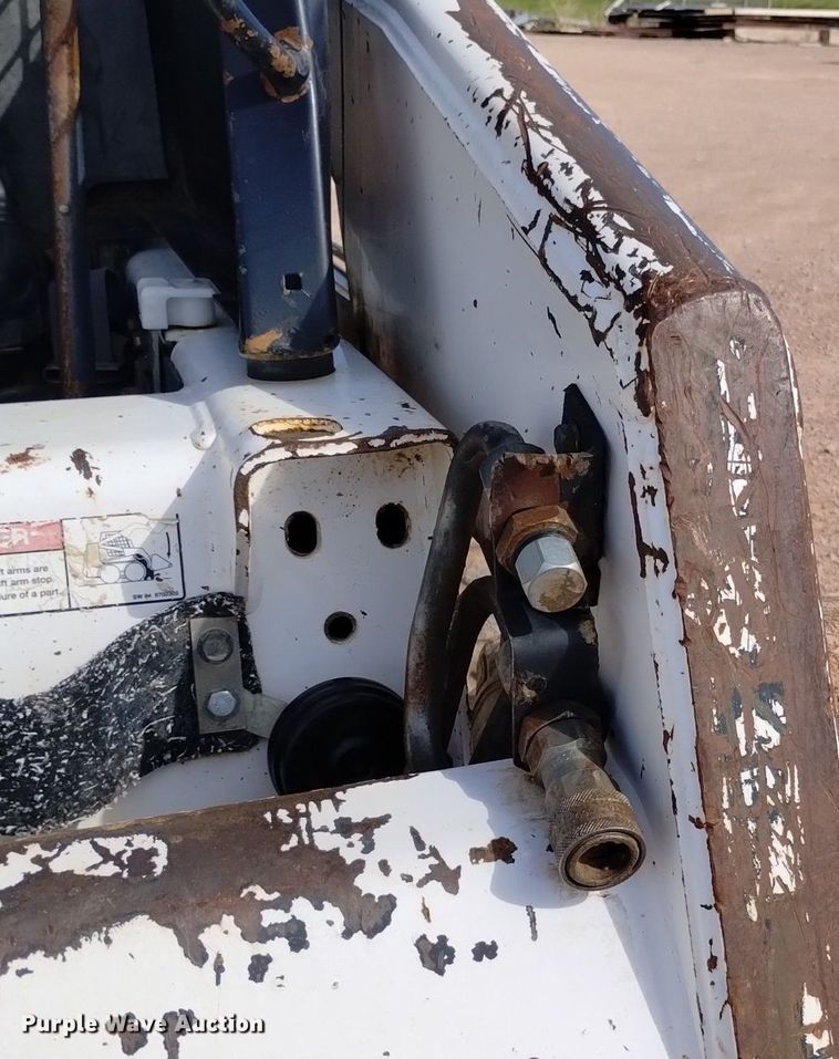 image for item DN6464 1994 Bobcat 853  skid steer loader