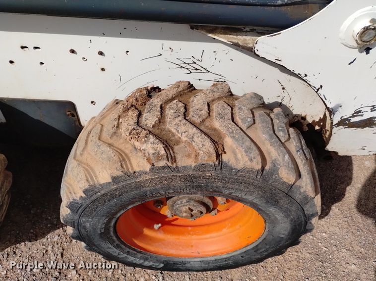 image for item DN6464 1994 Bobcat 853  skid steer loader