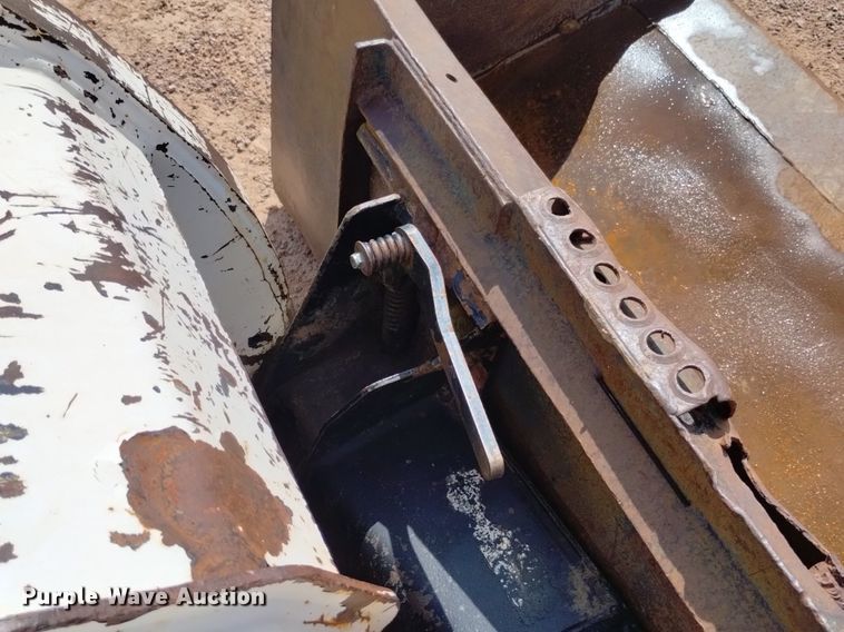 image for item DN6465 1994 Bobcat 853  skid steer loader