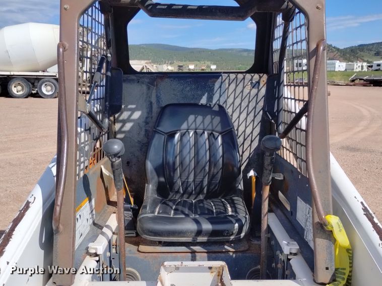 image for item DN6465 1994 Bobcat 853  skid steer loader