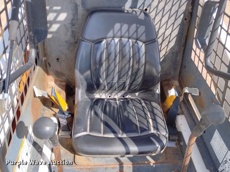 image for item DN6465 1994 Bobcat 853  skid steer loader