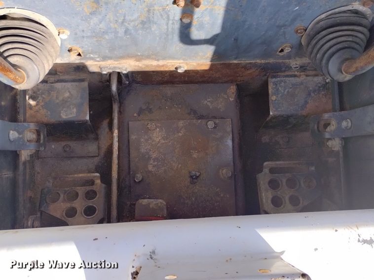 image for item DN6465 1994 Bobcat 853  skid steer loader